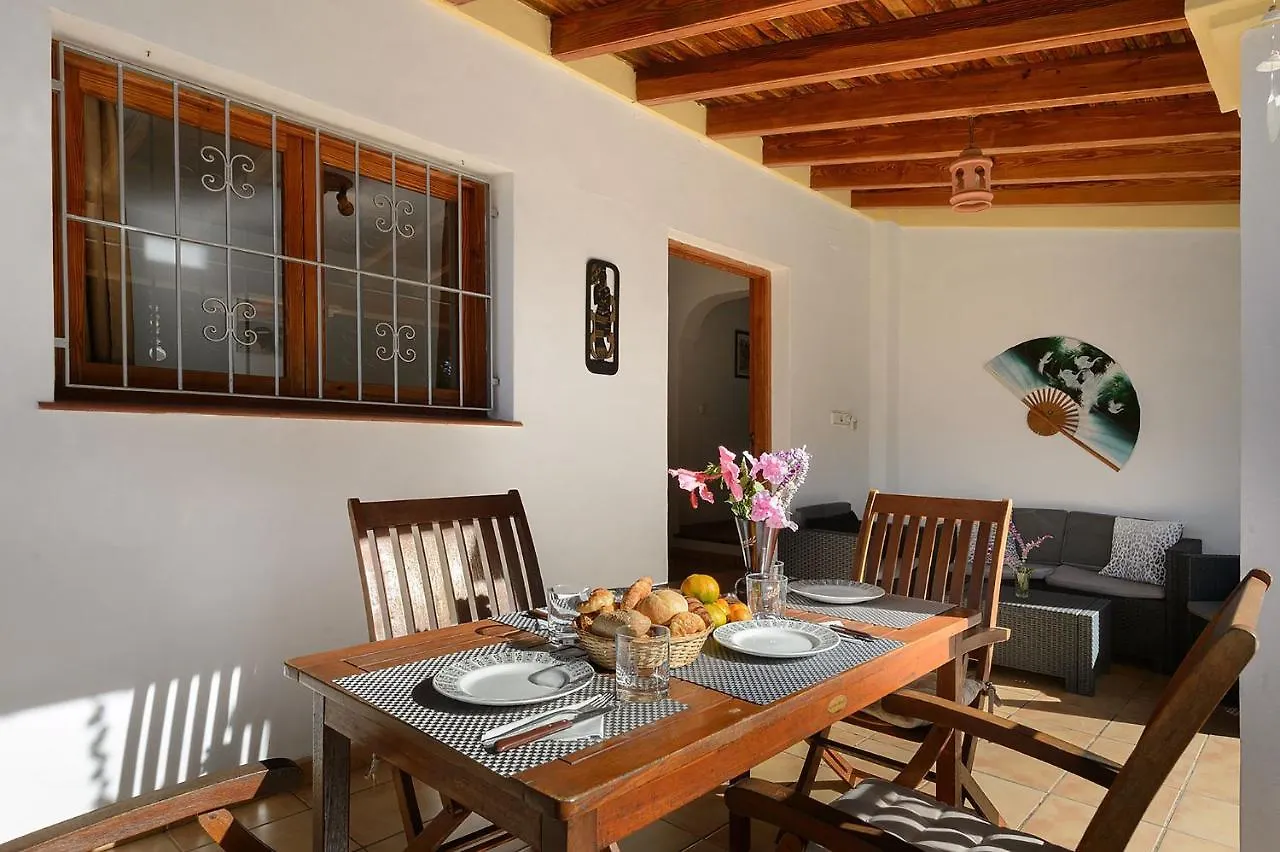 Villa Can Turrent Sant Carles de Peralta